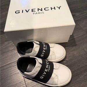 Givenchy Kids White and Black Strap Sneakers